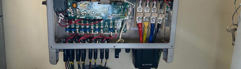 hybrid solar inverters